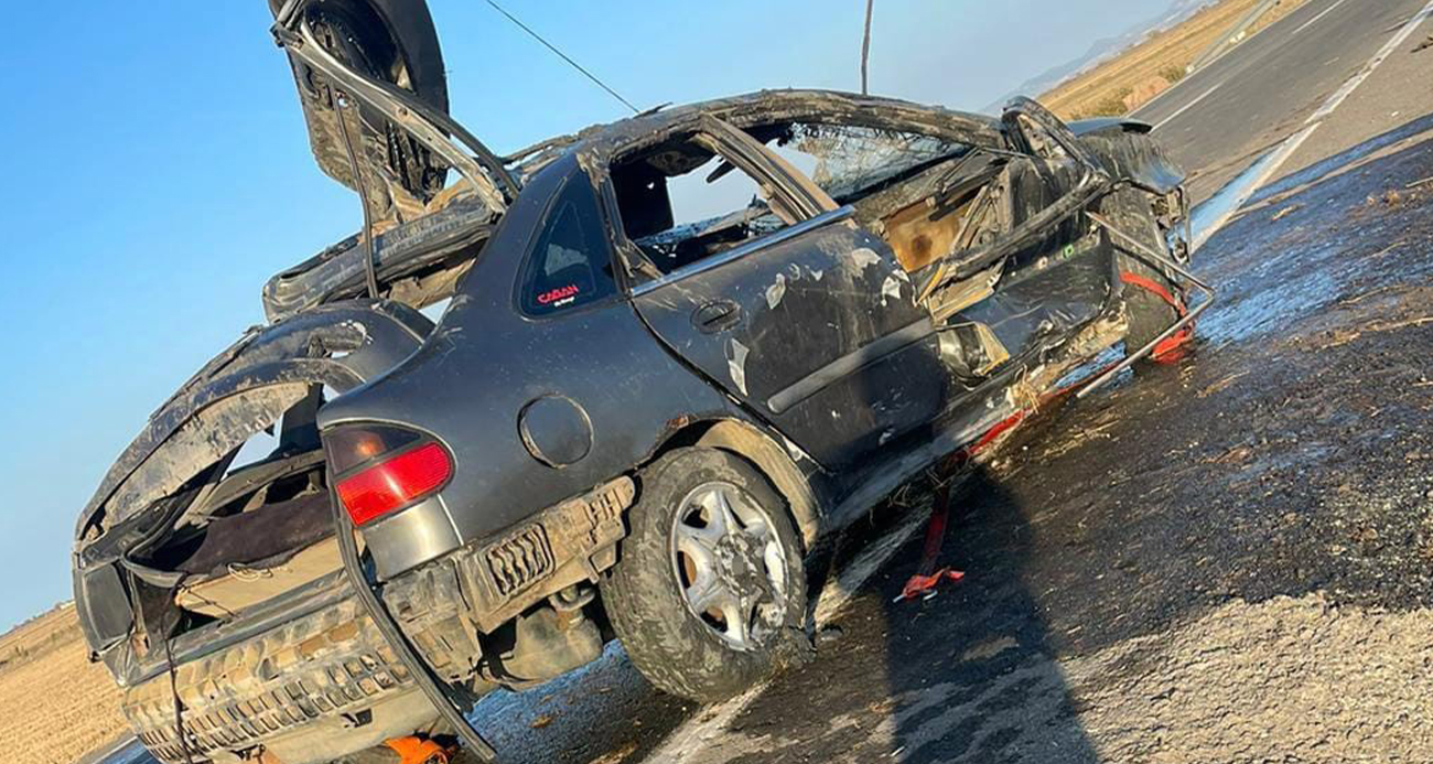 Otomobil Sulama Kanalına Uçtu: 2 Ölü, 1 Yaralı