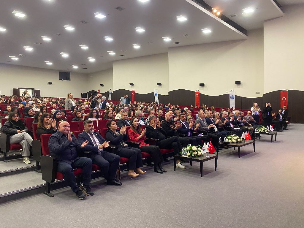4. KEZ DÜZENLENEN GİRİŞİMCİLİK VE KARİYER ZİRVESİ BAŞLADI