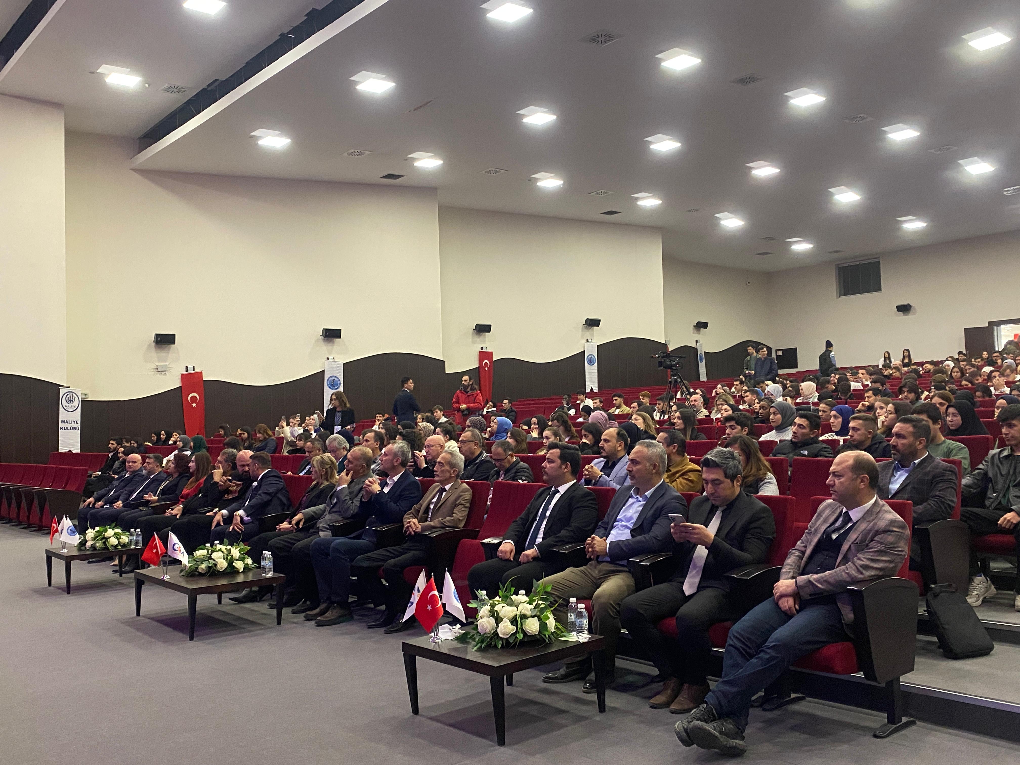 “Kariyerinizi ve Çevrenizi Doğru Seçmek Sizin Elinizde”