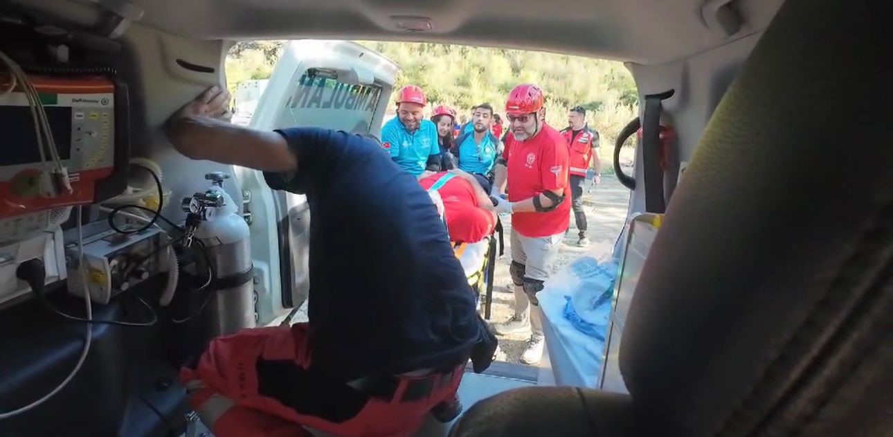 Afyonkarahisar'da Gerçeğini Aratmayan UMKE Tatbikatı