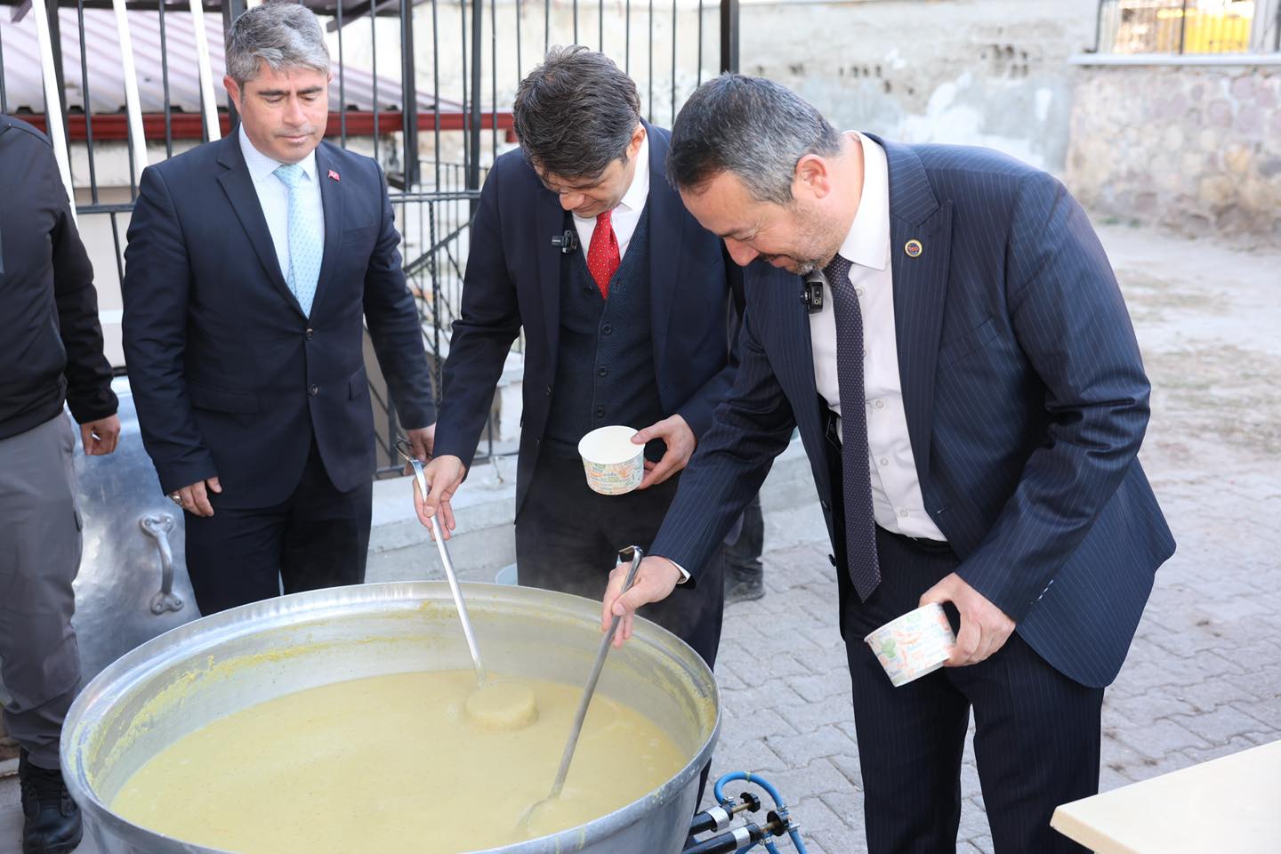 Sandıklı’da Öğrencilere Çorba İkramı