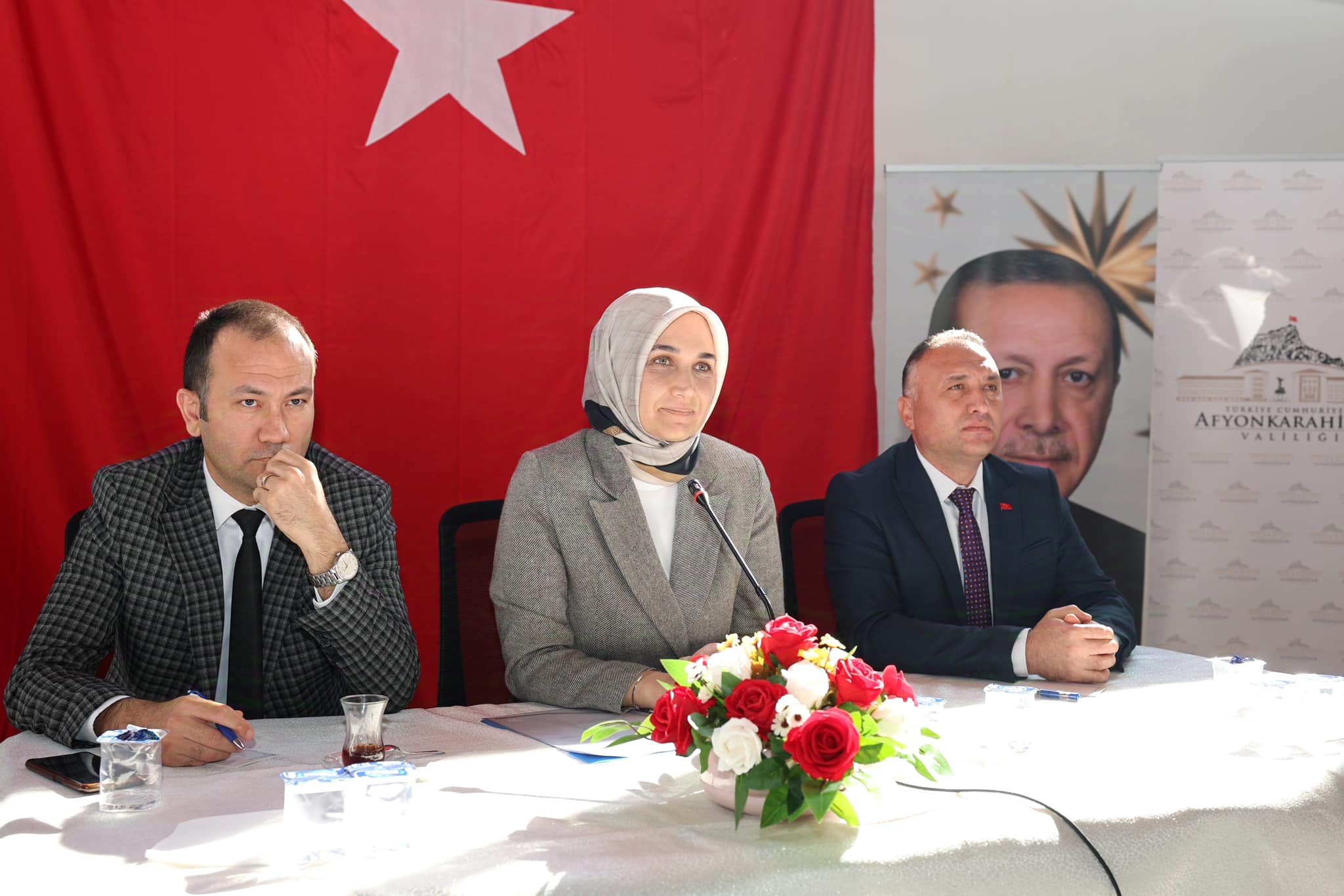 Vali Yiğitbaşı, Çay İlçesinde Muhtarlarla Toplantı Gerçekleştirdi