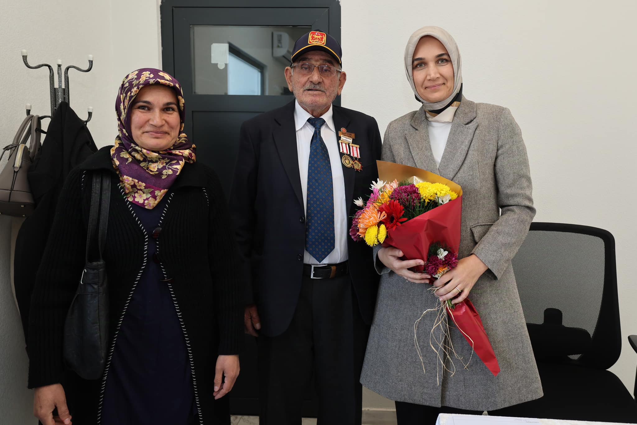 Vali Yiğitbaşı, Çay’da Vatandaşların Taleplerini Dinledi