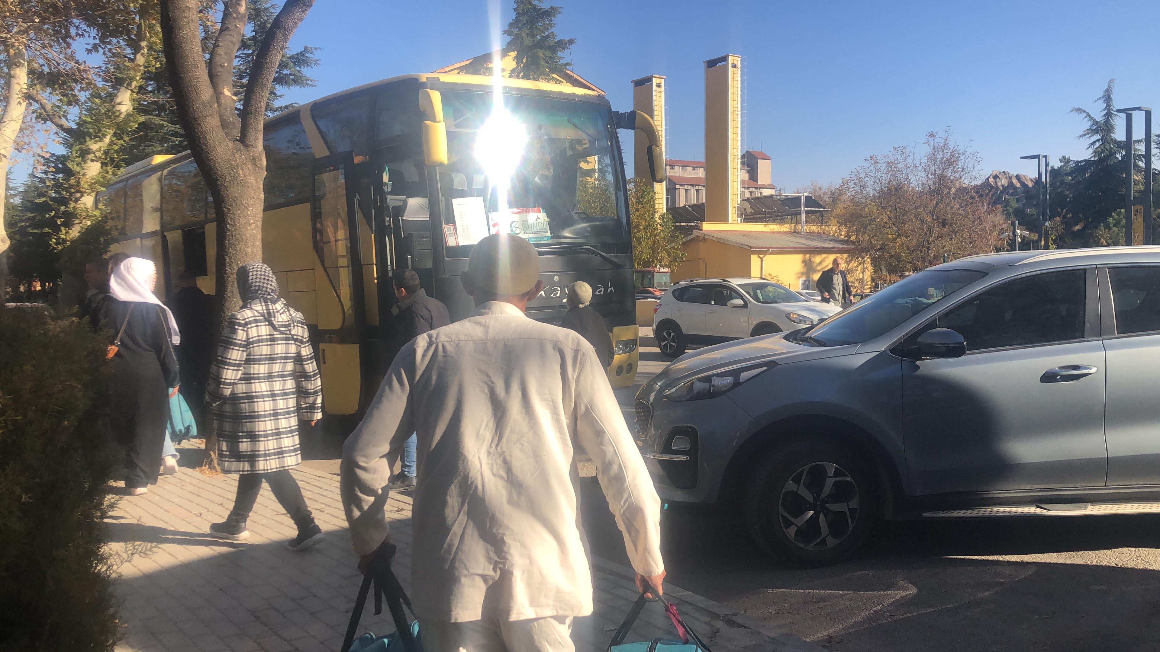 AFYONKARAHİSAR'DA KASIM AYI UMRECİLERİ DUALARLA UĞURLANDI