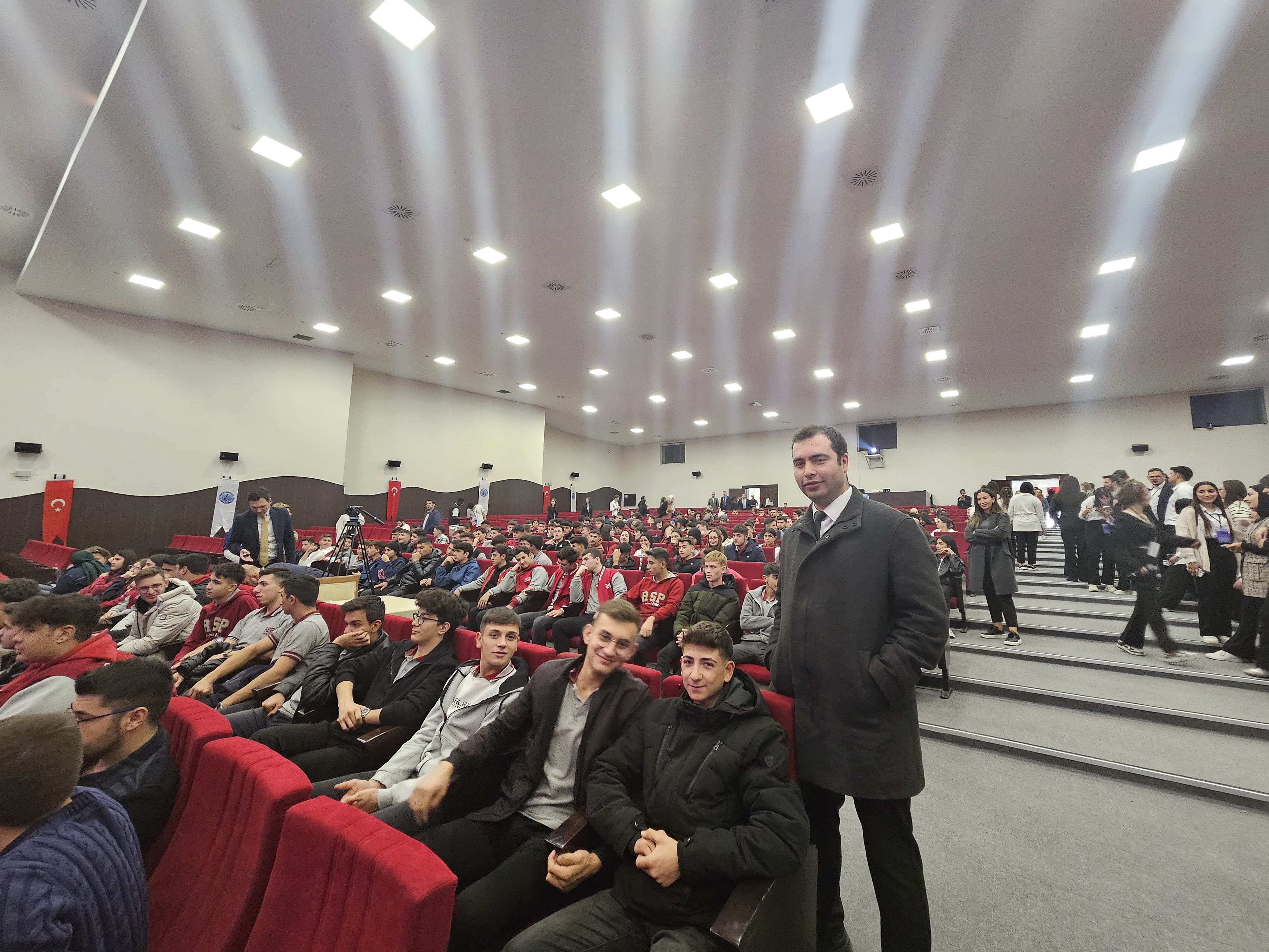 Rahmiye Sare Palalı Koleji Öğrencileri Girişimcilik ve Kariyer Zirvesi'ne Katıldı