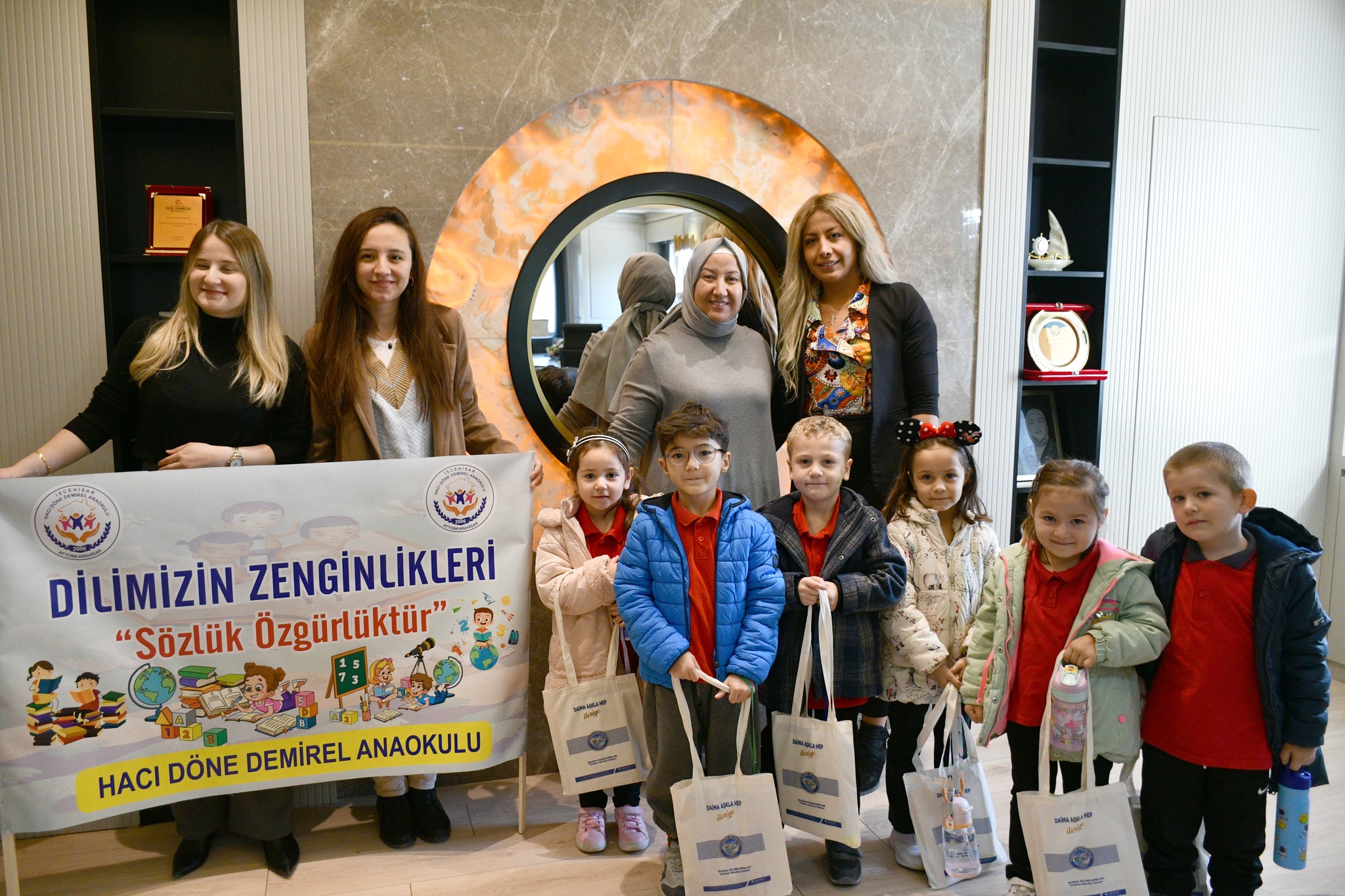 Minik Öğrencilerden Başkan Seyhan Kılınçarslan’a Ziyaret