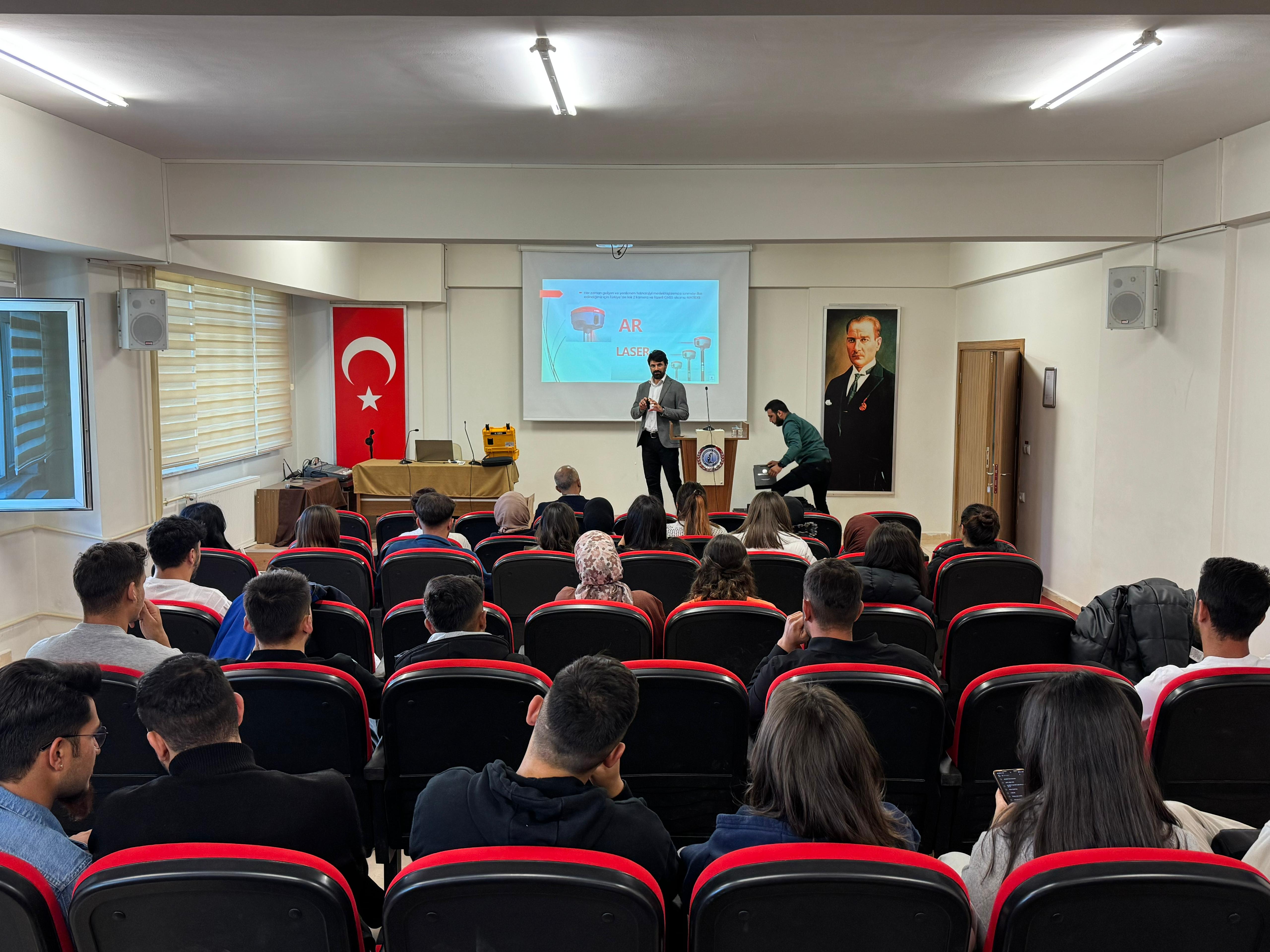 Afyon Kocatepe Üniversitesi’nde Haritacılık Semineri