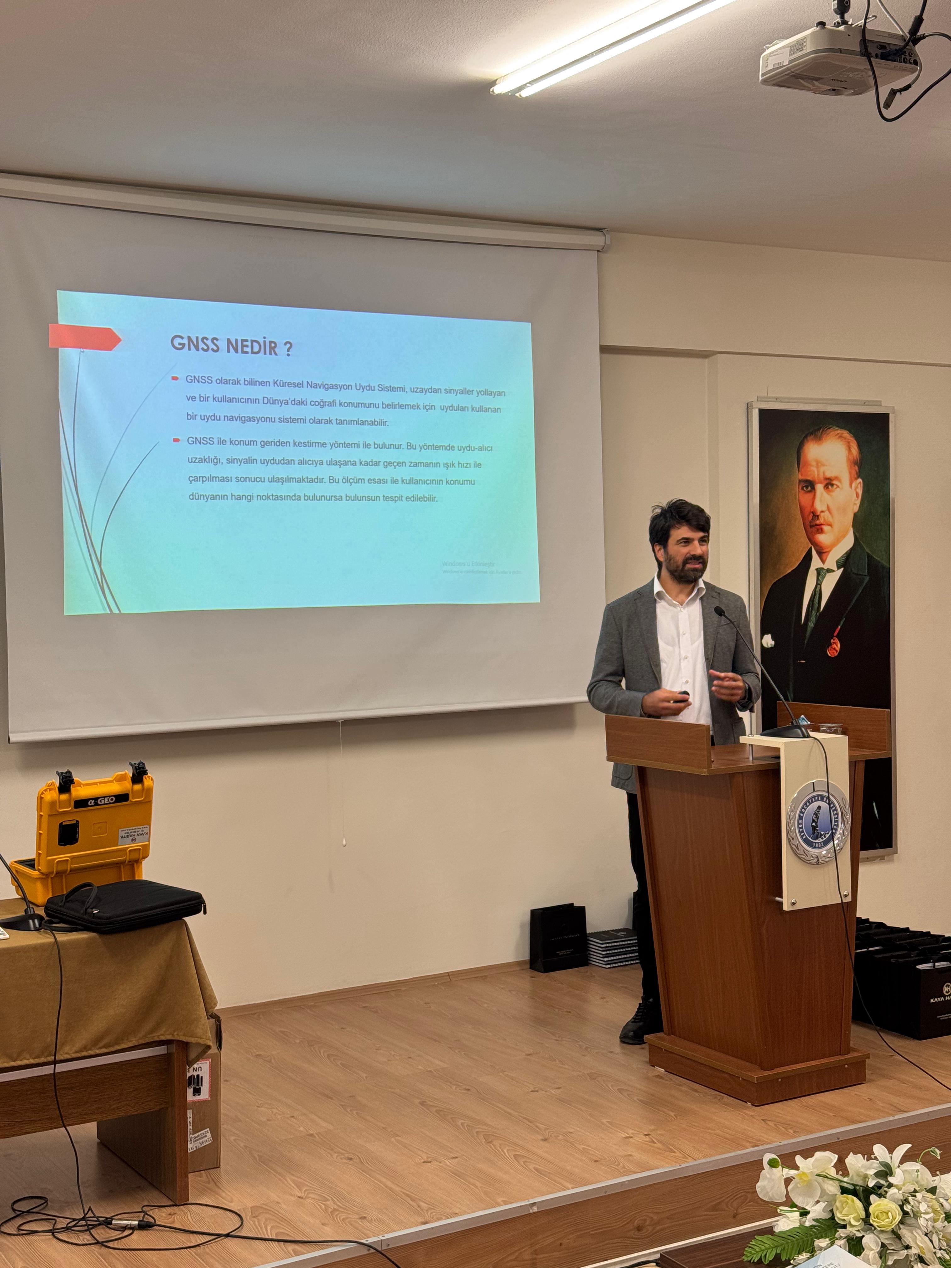 Afyon Kocatepe Üniversitesi’nde Haritacılık Semineri