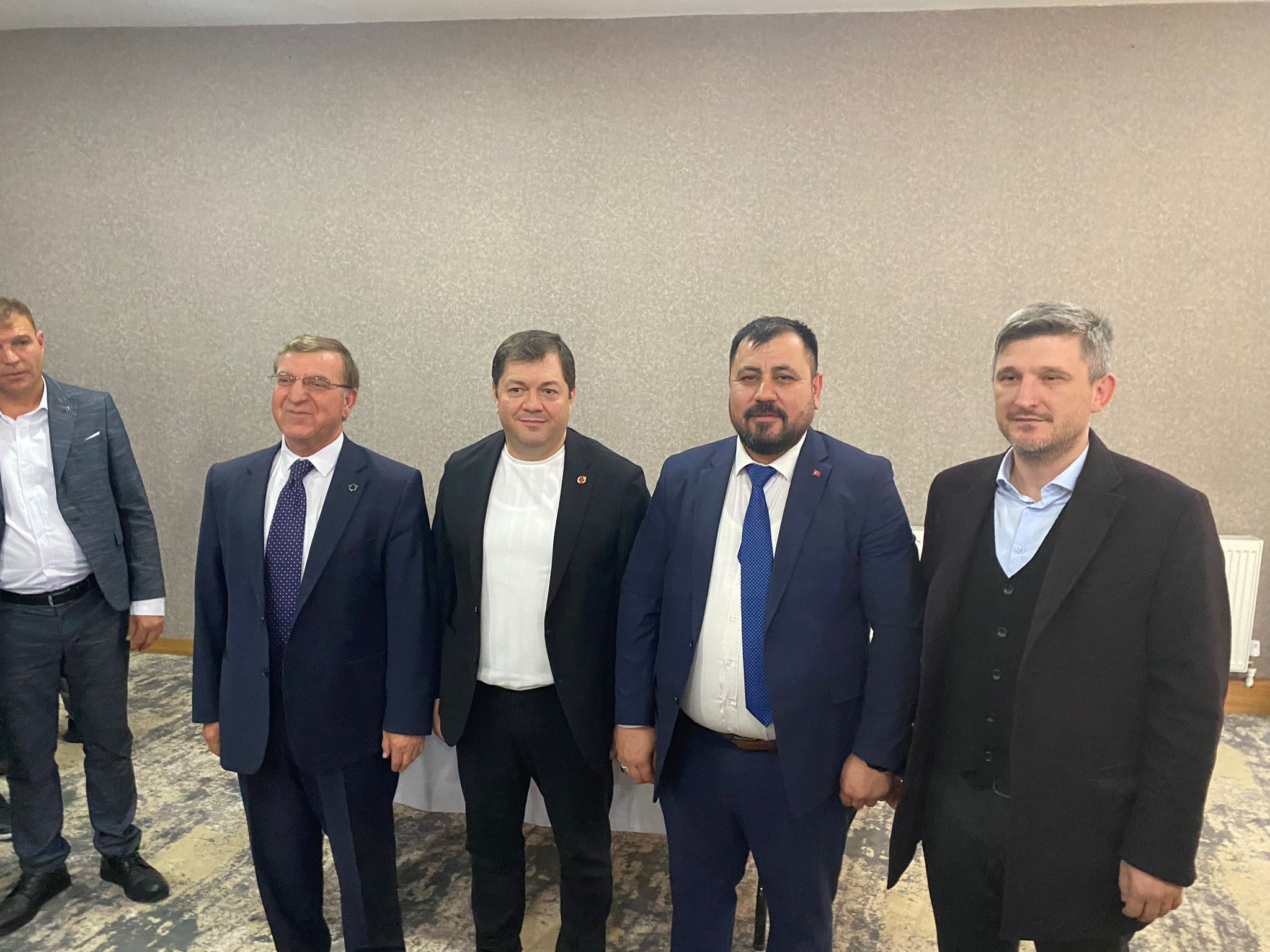Afyonspor'un Olağanüstü Kongresi Sonuçlandı: Mevlüt Akkuş Başkan Seçildi