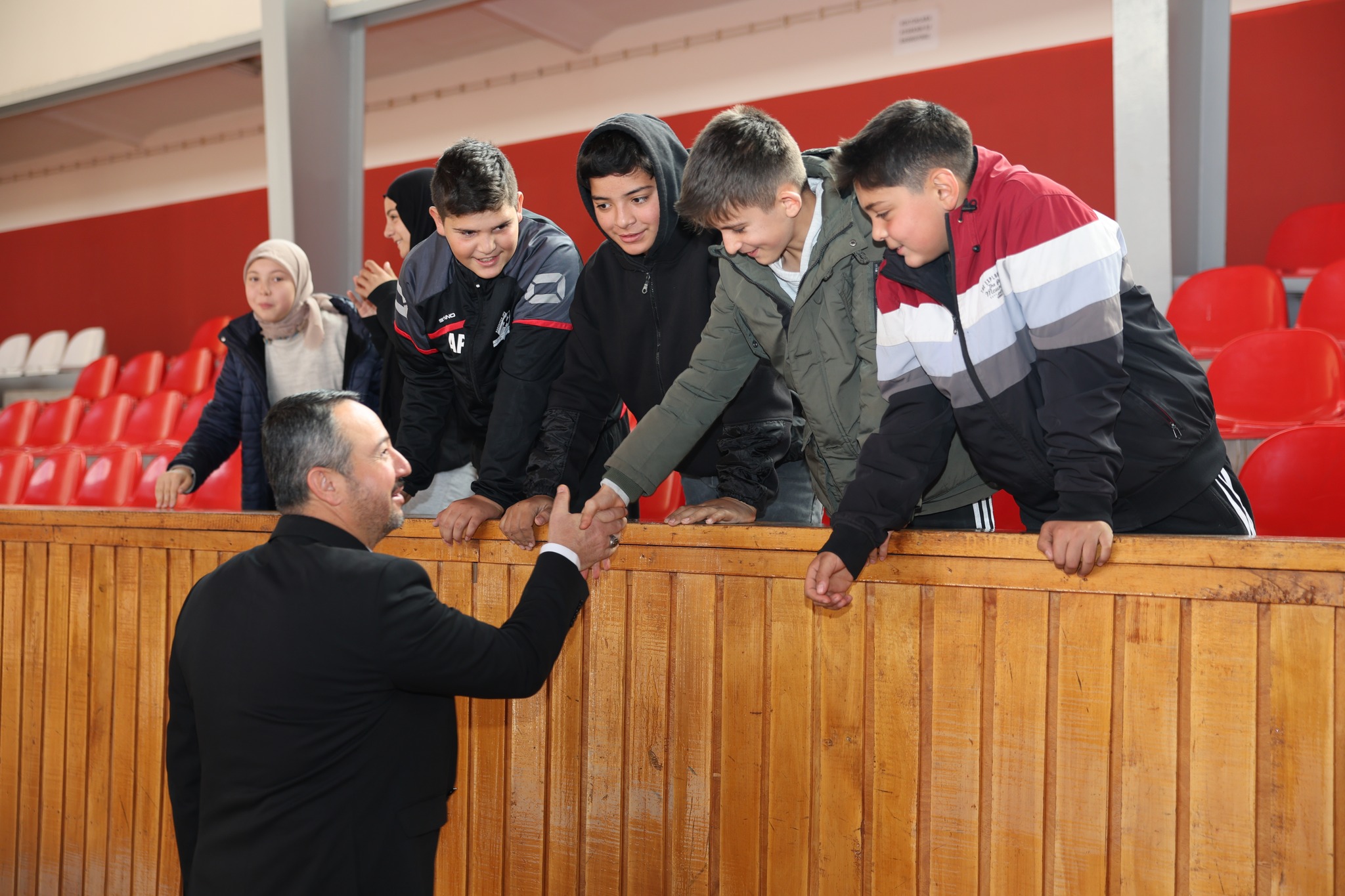 Sandıklı'da Okullara Spor Malzemesi Desteği