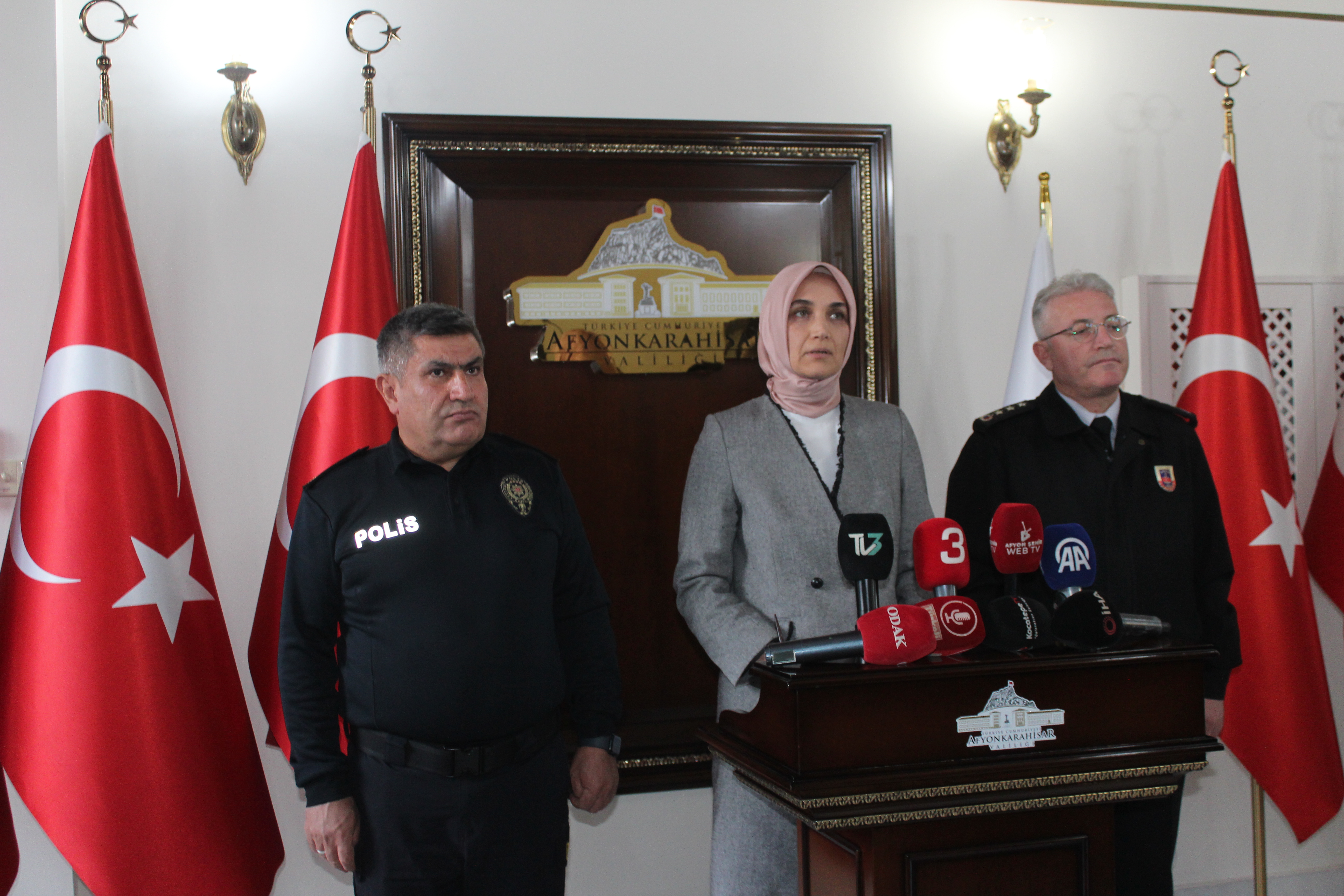AFYONKARAHİSAR VALİSİ YİĞİTBAŞI ASAYİŞ VE GÜVENLİK ÇALIŞMALARINI DEĞERLENDİRDİ