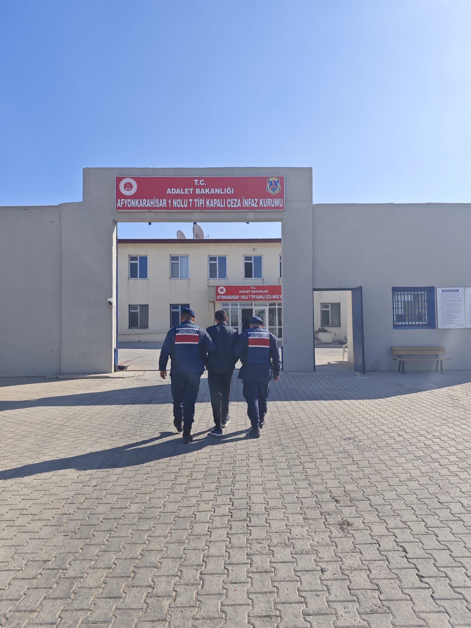 Yağma Suçundan Aranan Şahıs İscehisar’da Yakalandı