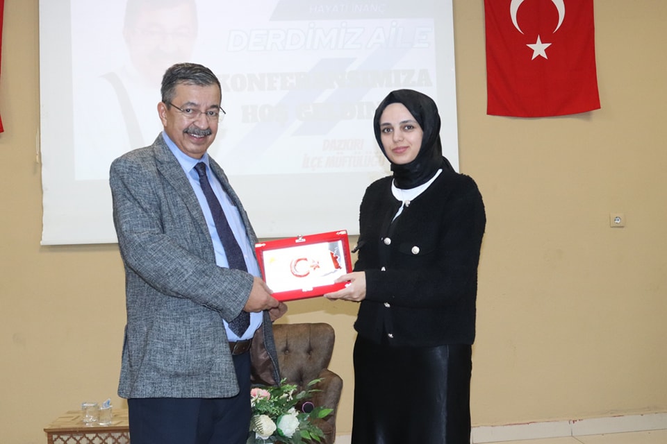 Hayati İnanç, Dazkırı’da “Derdimiz Aile” Konulu Konferans Verdi