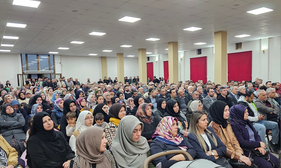 Hayati İnanç, Dazkırı’da “Derdimiz Aile” Konulu Konferans Verdi