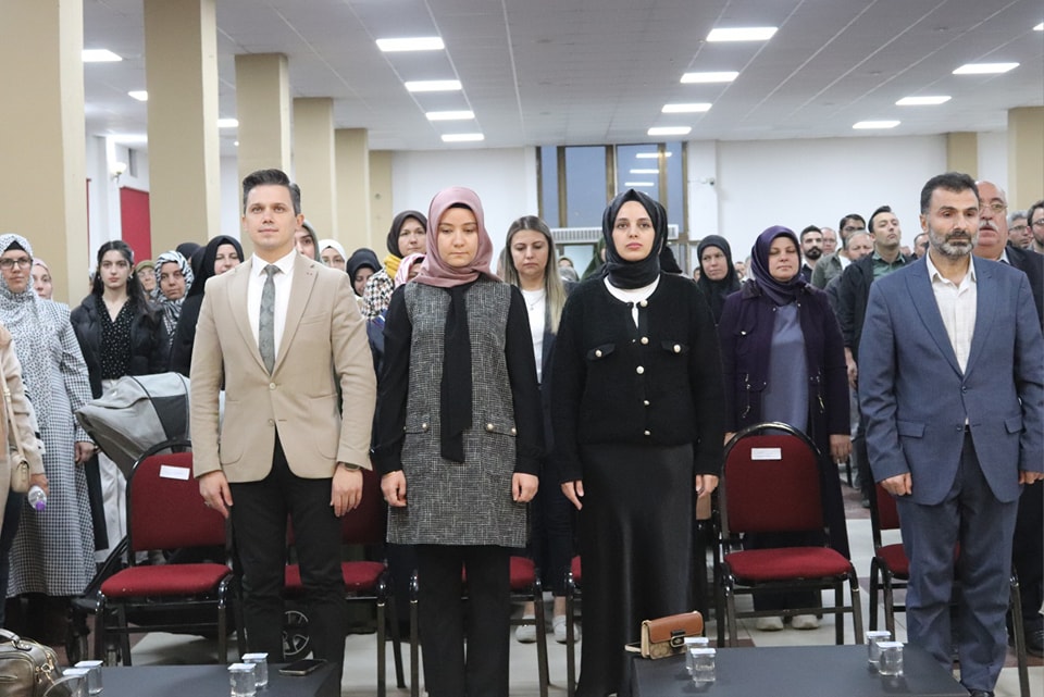 Hayati İnanç, Dazkırı’da “Derdimiz Aile” Konulu Konferans Verdi