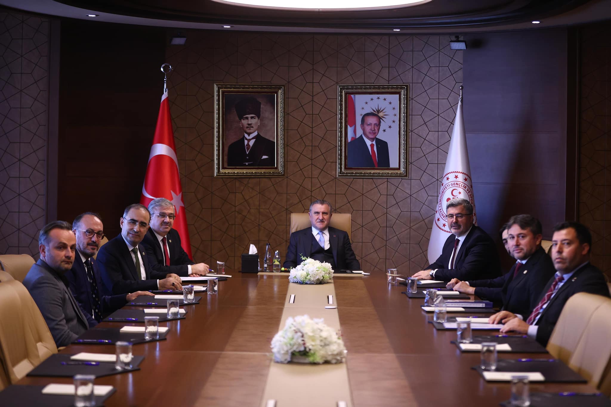 AK PARTİ AFYONKARAHİSAR MİLLETVEKİLLERİ, BAKAN BAK’I ZİYARET ETTİ