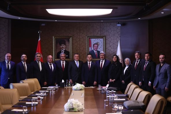 AK PARTİ AFYONKARAHİSAR MİLLETVEKİLLERİ, BAKAN BAK’I ZİYARET ETTİ