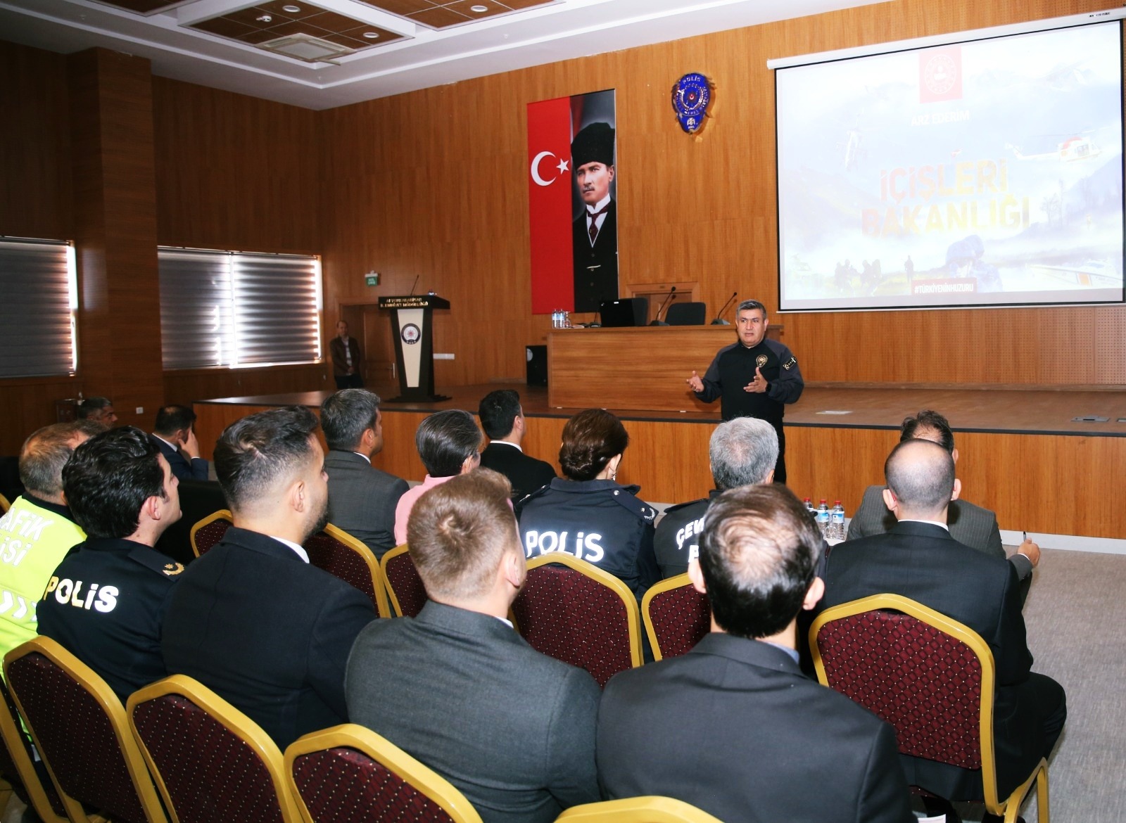  Emniyet Müdürü Mahmut Ay Başkanlığında Güvenlik Toplantısı Düzenlendi