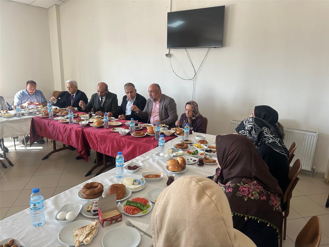 Afyonkarahisar’da Şehit Annelerine Kahvaltı Programı Düzenlendi