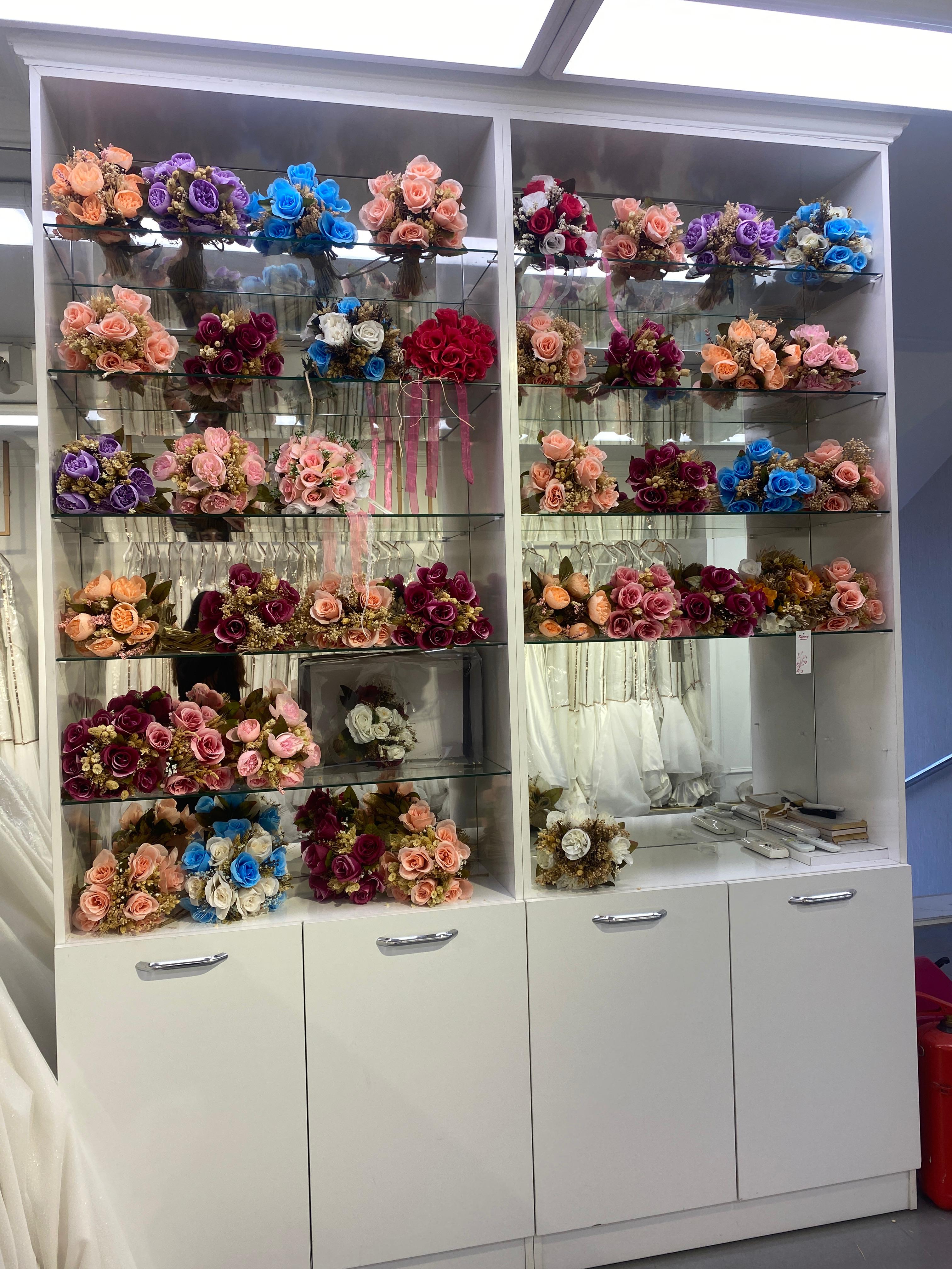 WELLA LUXURY GELİNLİK GELİN ADAYLARINA MÜKEMMEL HİZMET SUNUYOR