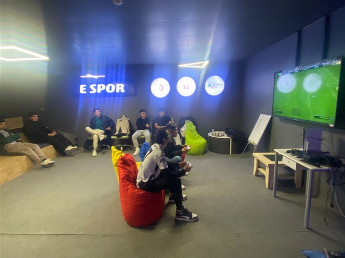 Karahisar Gençlik Merkezi'nde “FC 2024 E-Spor” Turnuvası Düzenlendi