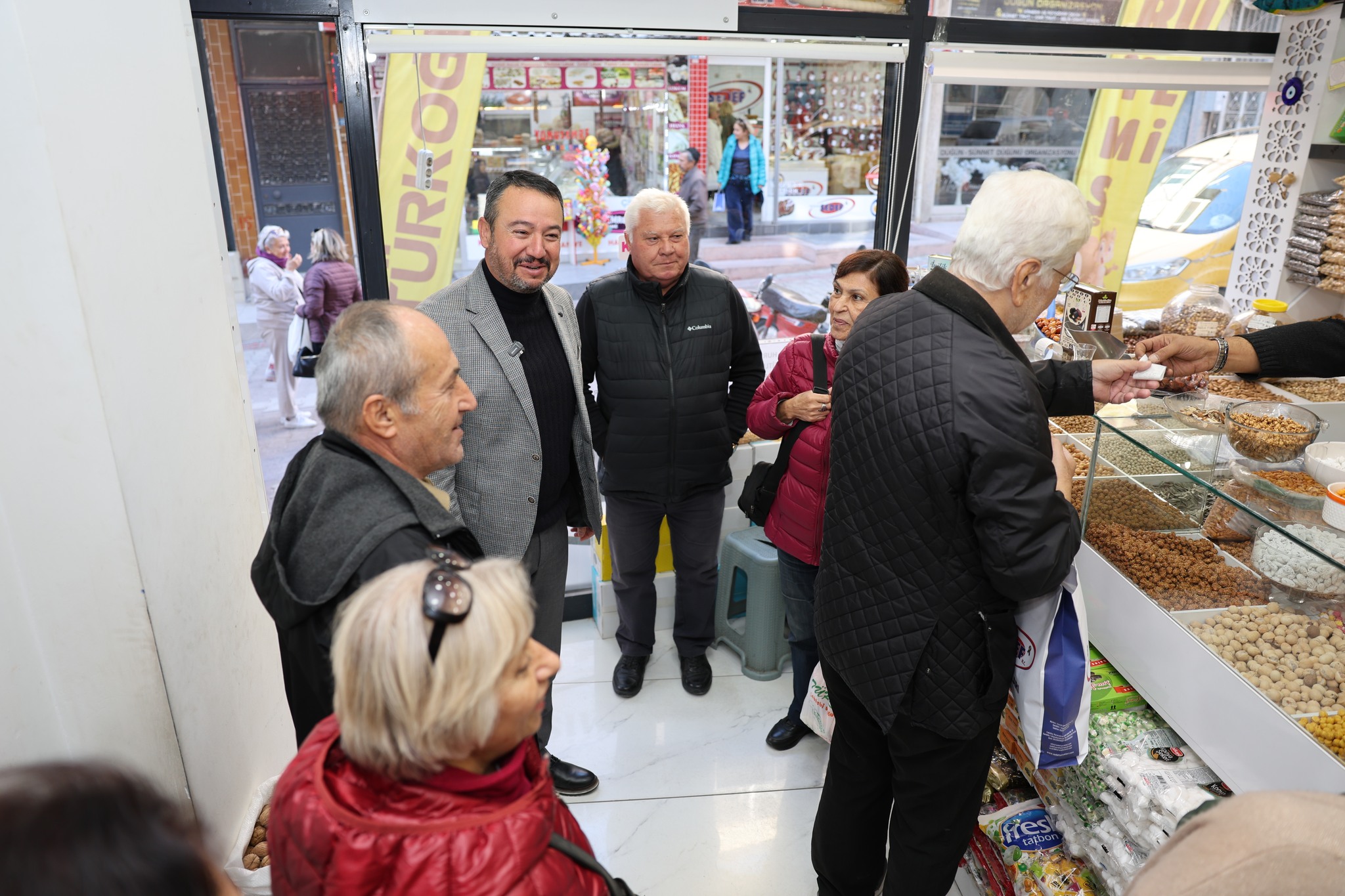 Başkan Öztaş, Ulu Camii Çarşı Esnafını Ziyaret Etti