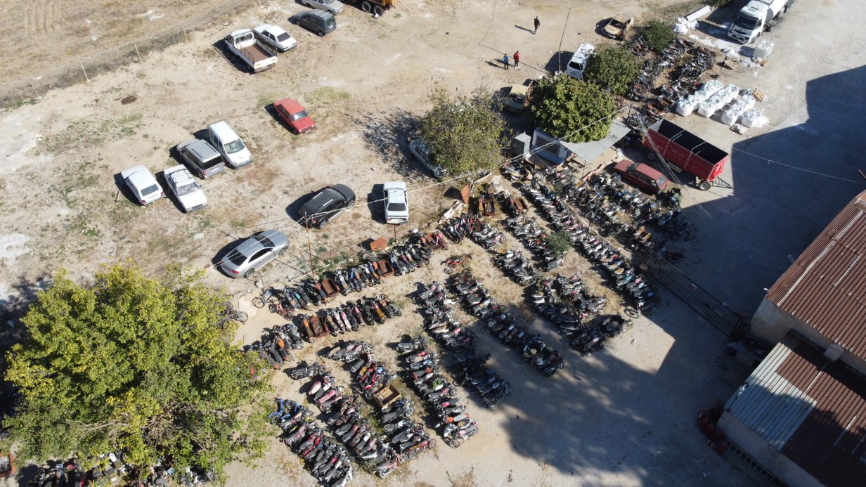 YEDİEMİN OTOPARKLARI HURDALIK GİBİ