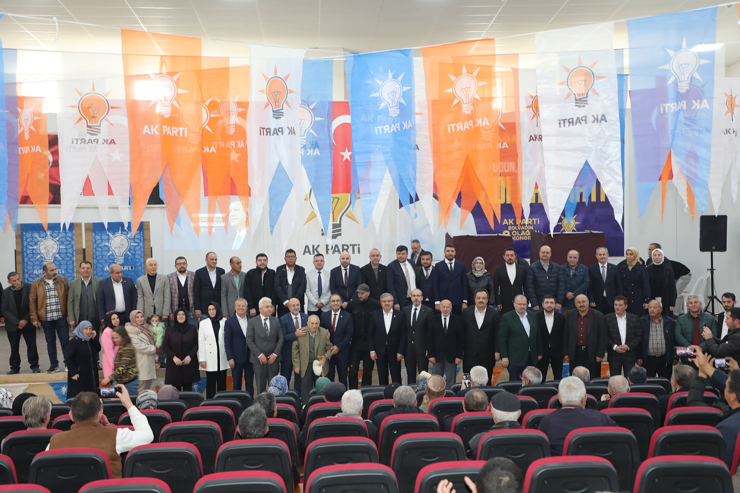 AK Parti Bolvadin Kongresi Bayram Havasında Geçti