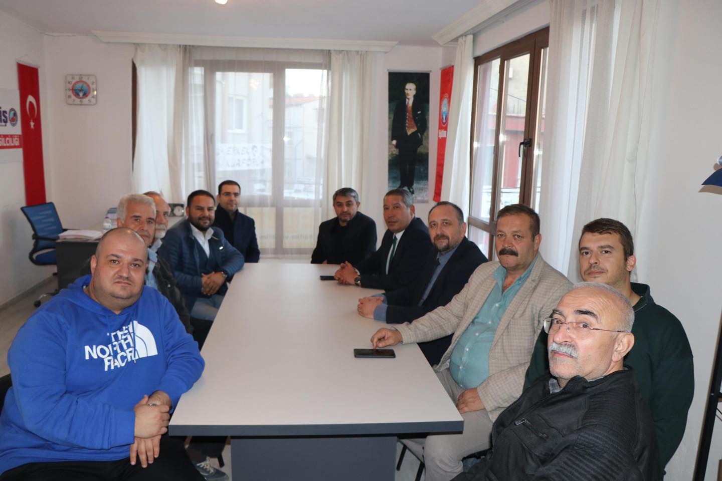 BAŞKAN TOPÇU, EĞİTİM İŞ SENDİKASINI ZİYARET ETTİ