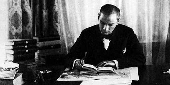ULU ÖNDER MUSTAFA KEMAL ATATÜRK'Ü SAYGI VE MİNNETLE ANIYORUZ