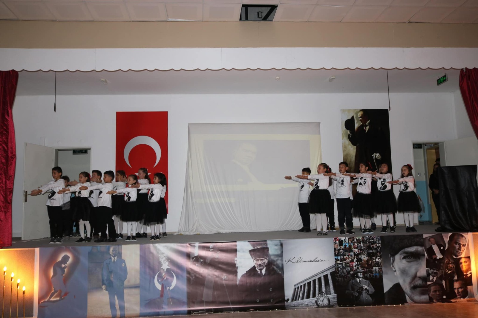 İHSANİYE’DE GAZİ MUSTAFA KEMAL ATATÜRK’Ü ANMA TÖRENİ DÜZENLENDİ
