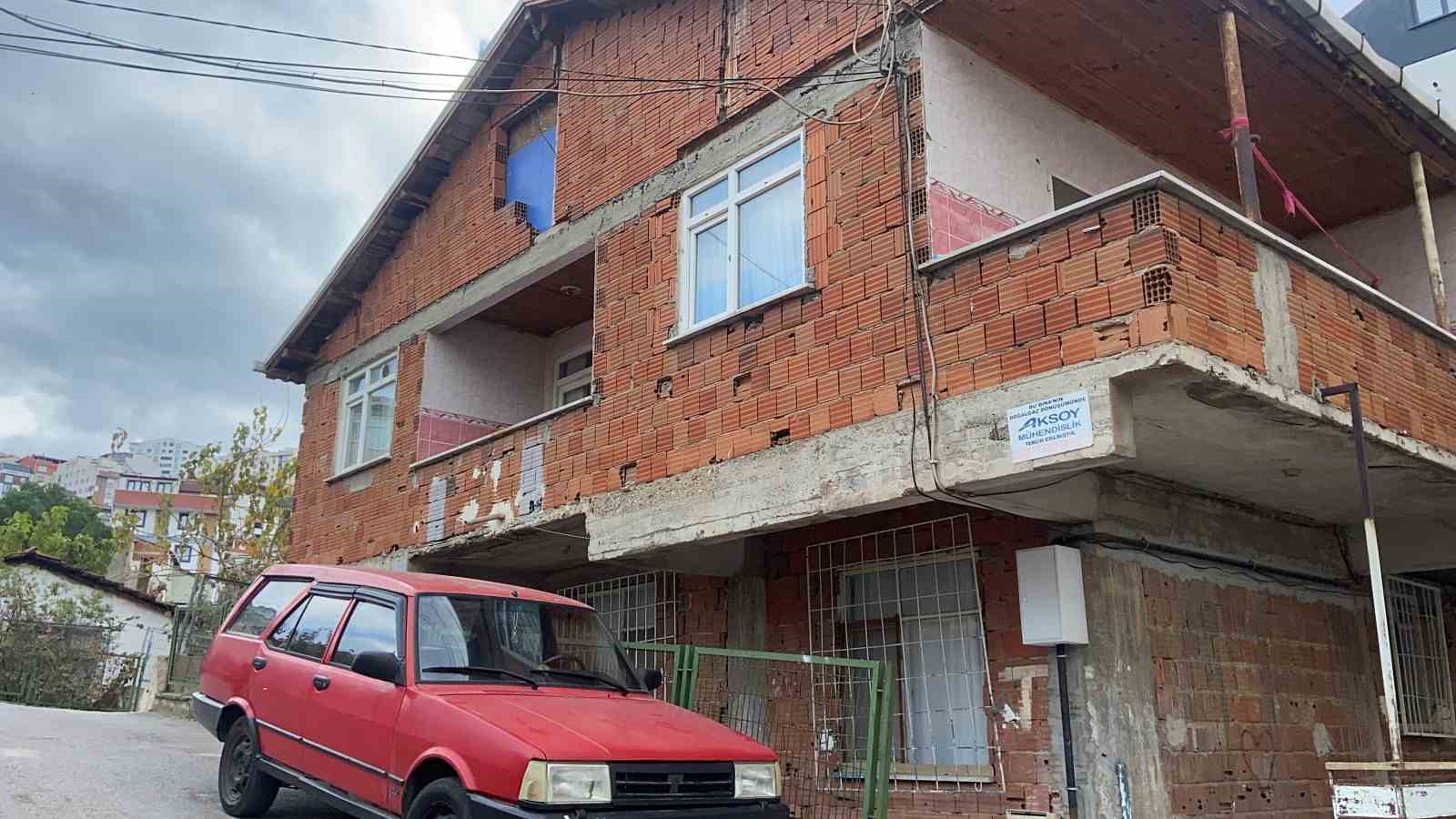 Sosyal Yardımlarla Geçinen Karısını Cezaevinden İzinli Çıkıp Öldürdü