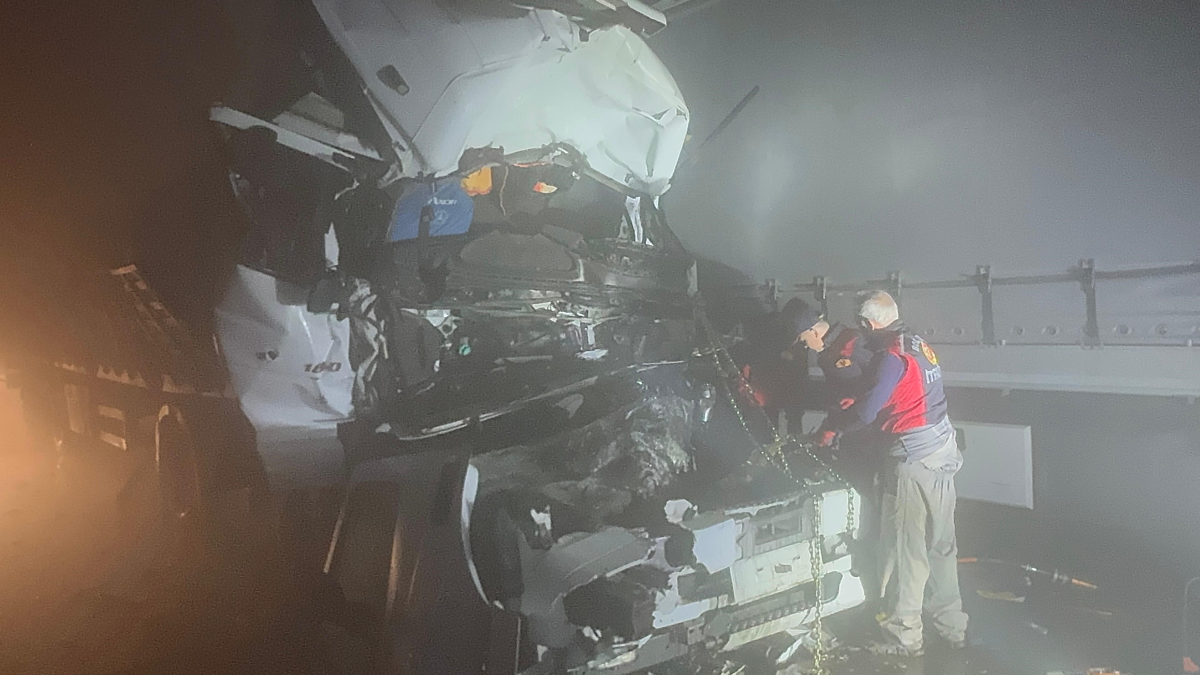 Afyonkarahisar’da sisli hava etkili oldu: Kent genelinde çok sayıda trafik kazası meydana geldi