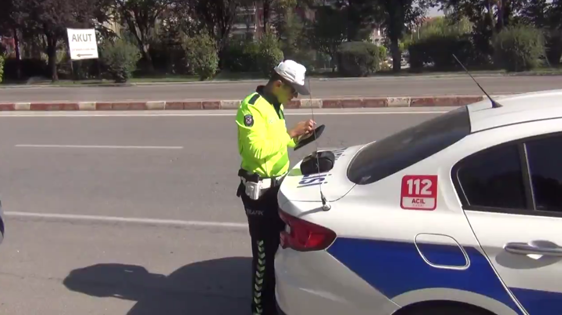 Afyon Polisi Kuralsızlığı Affetmedi. Ceza Üzerine Ceza Yağdı İşte Bilanço