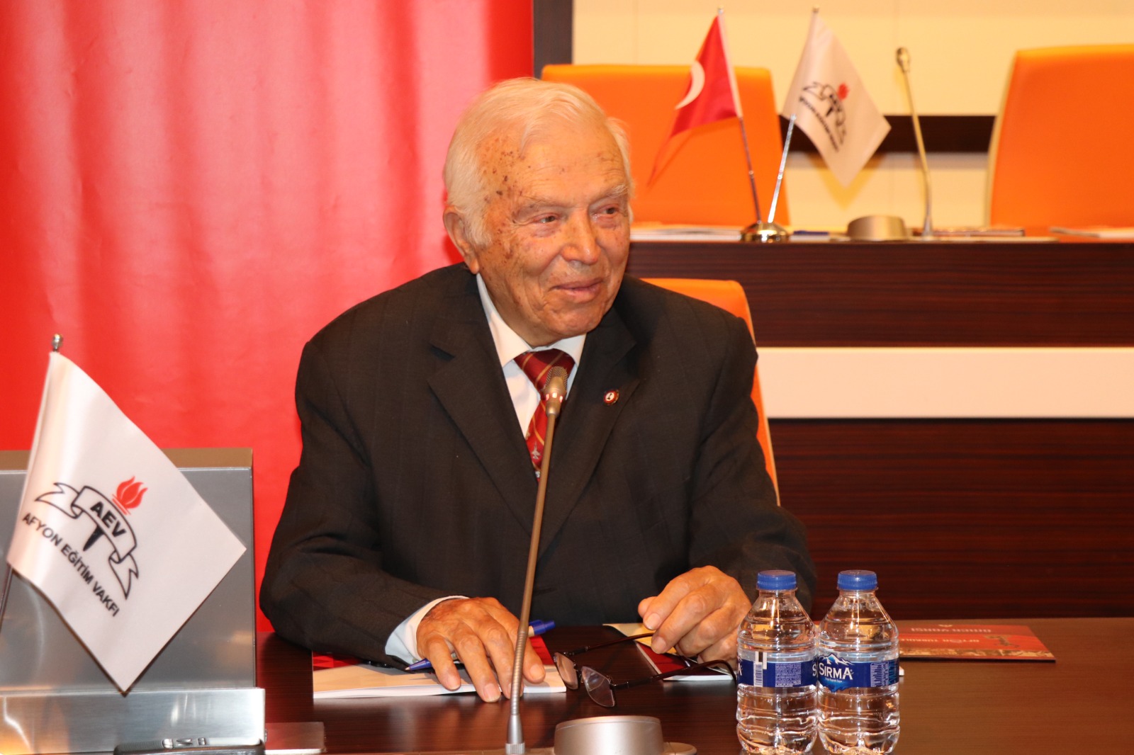 AFYONKARAHİSAR SEVDALISI, EMEKLİ ALBAY AHMET BİLGİNSOY VEFAT ETTİ