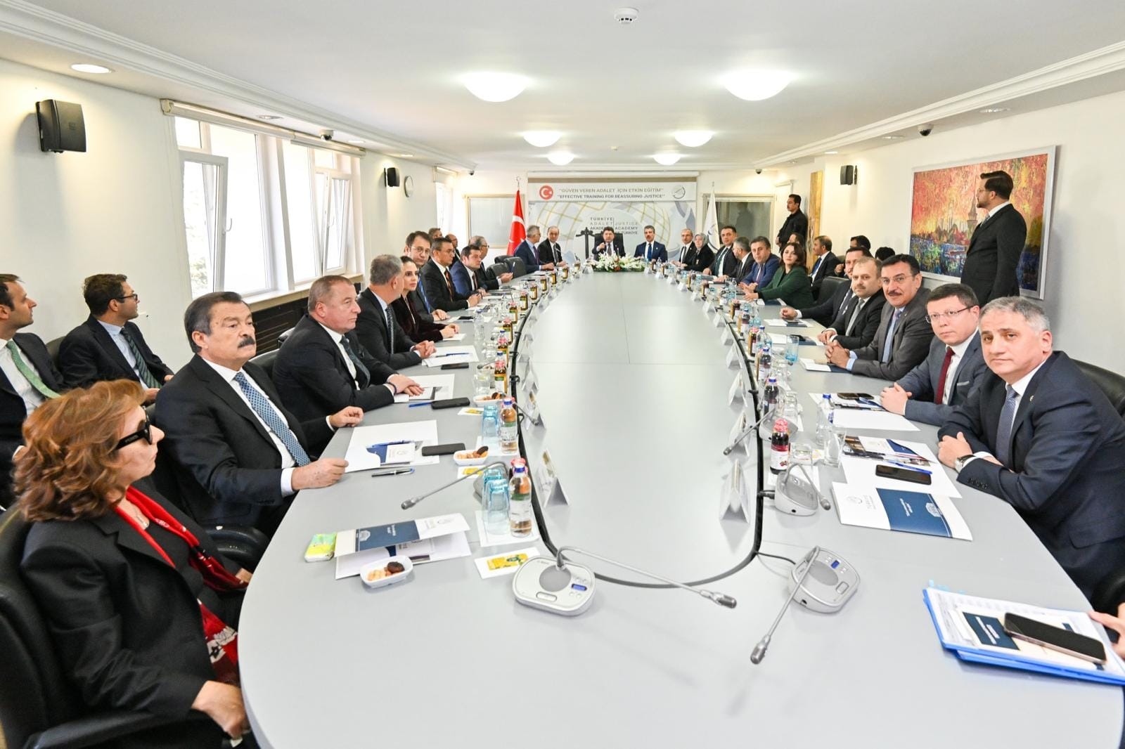 MİLLETVEKİLİ OLGUN, TÜRKİYE ADALET AKADEMİSİ'Nİ ZİYARET ETTİ