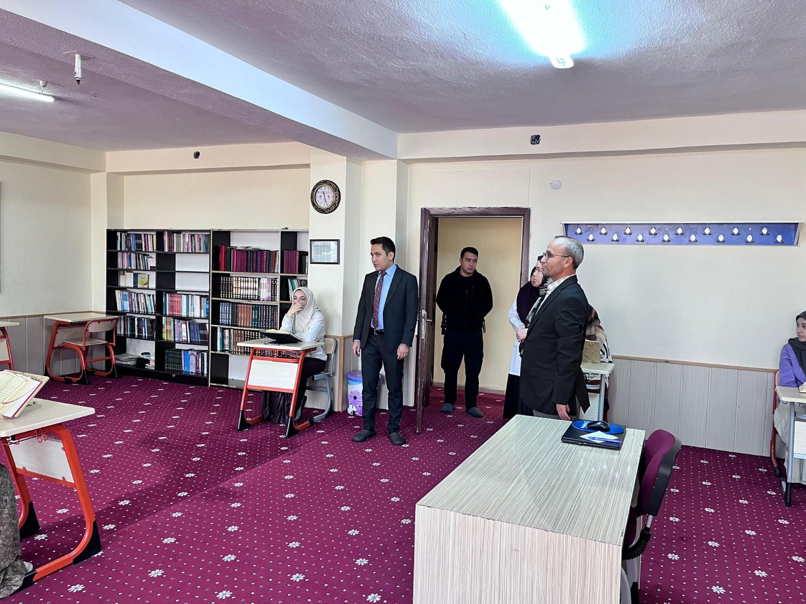 KAYMAKAM BİLDİRİCİ KUR'AN KURSLARINI ZİYARET ETTİ