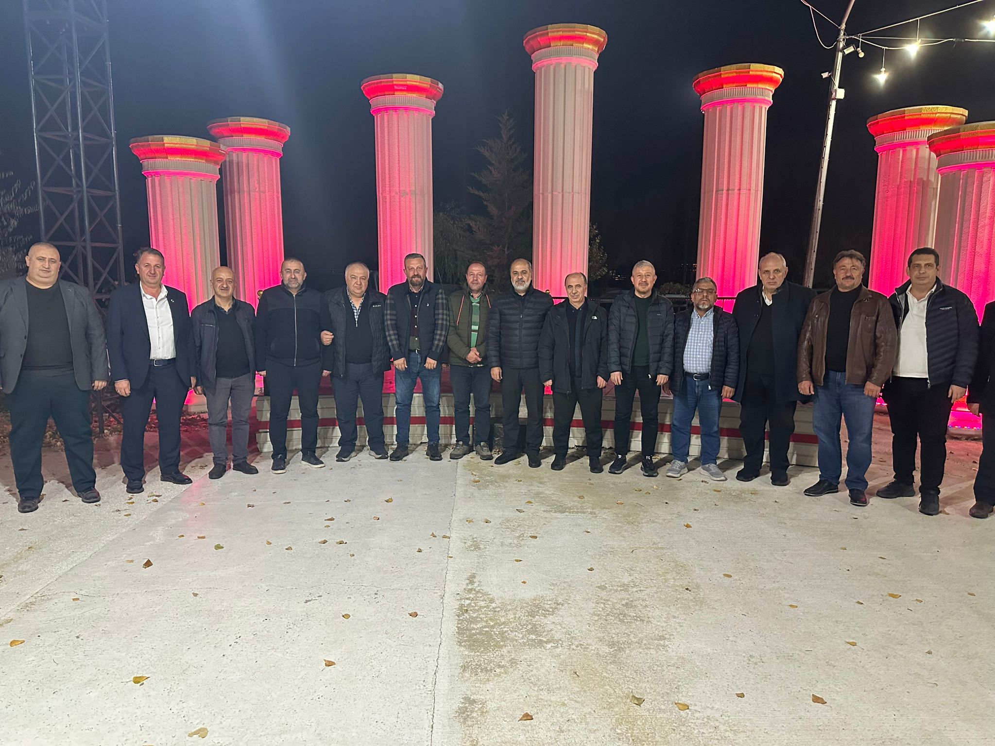 MÜSİAD Toplantısını Afyon’un Nezih Çınar Bahçe Balık Restoranında Gerçekleştirdi