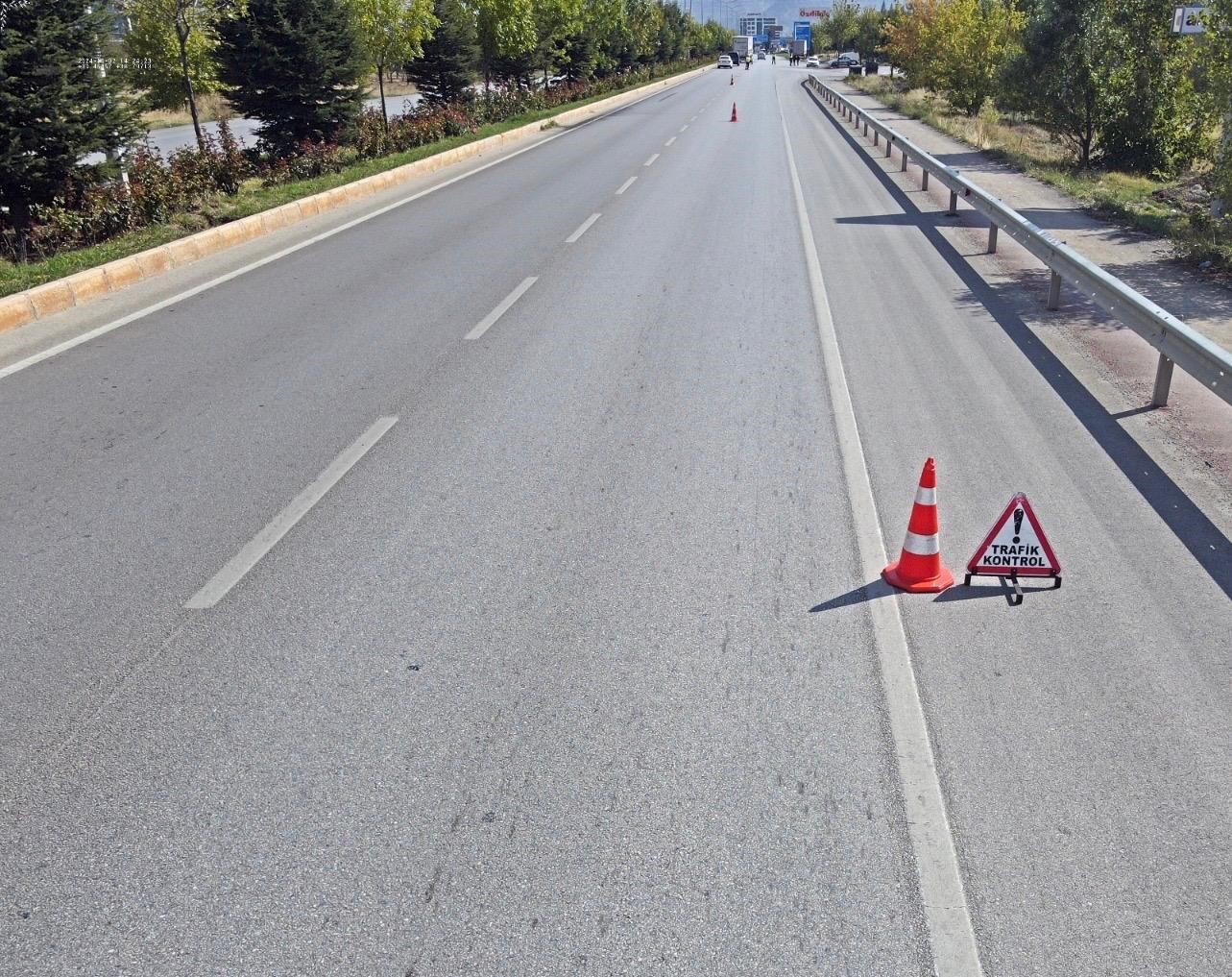 Afyonkarahisar'da Trafik Denetiminde Şok Rakam: 447 Bin Araç Sürücüsüne Hız Cezası!