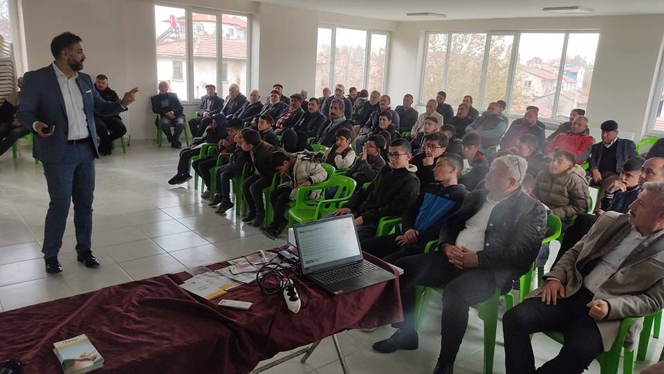 IŞIKLAR BELEDİYESİ’NDE BAĞIMLILIKLA MÜCADELE VE SAĞLIKLI YAŞAM KONFERANSI VERİLDİ