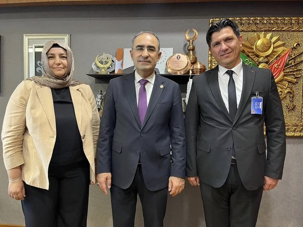 MİLLETVEKİLİ ARSLAN KONUKLARINI AĞIRLADI
