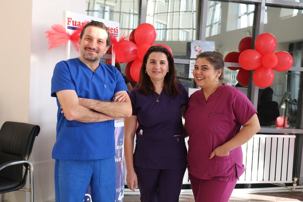ÖZEL FUAR HASTANESİ'NDE NORMAL DOĞUM KONUSUNDA BİLGİLENDİRME STANTI KURULDU
