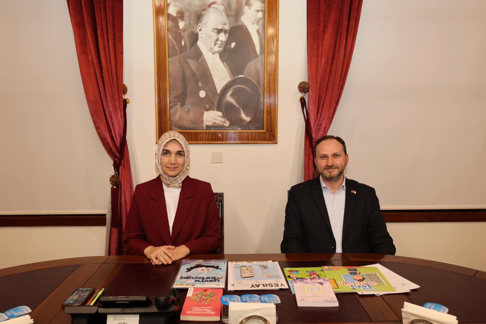 VALİ YİĞİTBAŞI, YEŞİLAY GENEL BAŞKANI DİNÇ'İ AĞIRLADI