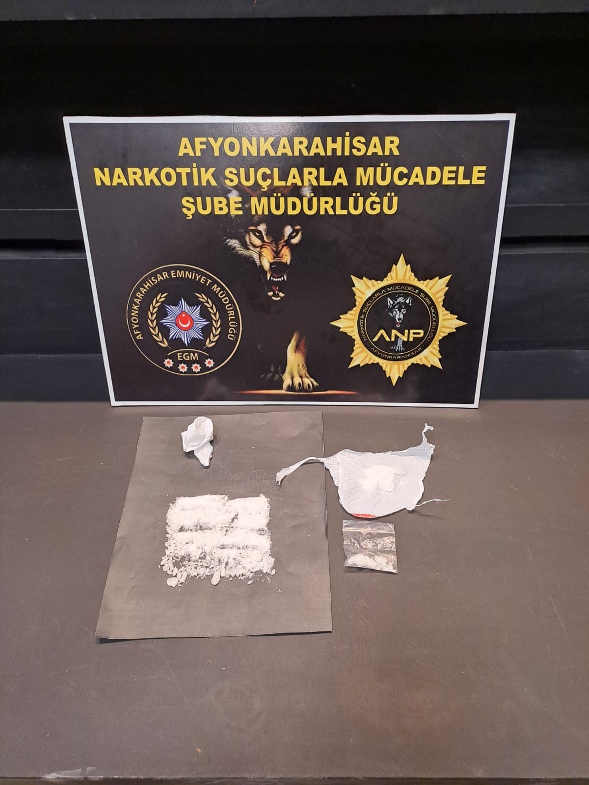 Çok Sayıda Adrese Eş Zamanlı Baskın!  Uyuşturucu operasyonunda yakalanan 9 kişiden 2’si tutuklandı