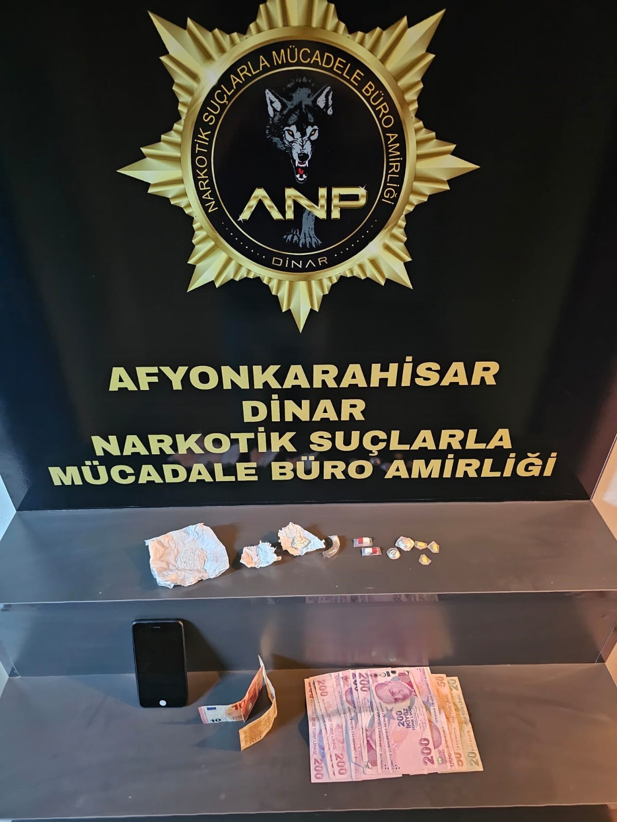 Çok Sayıda Adrese Eş Zamanlı Baskın!  Uyuşturucu operasyonunda yakalanan 9 kişiden 2’si tutuklandı
