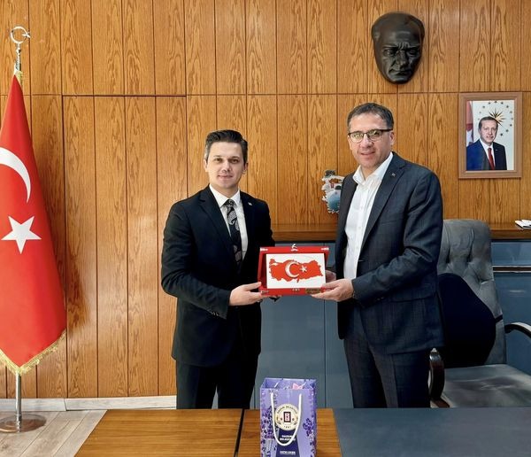 BAŞKAN ÇİÇEK, MÜDÜR SARIOĞLAN'I ZİYARET ETTİ