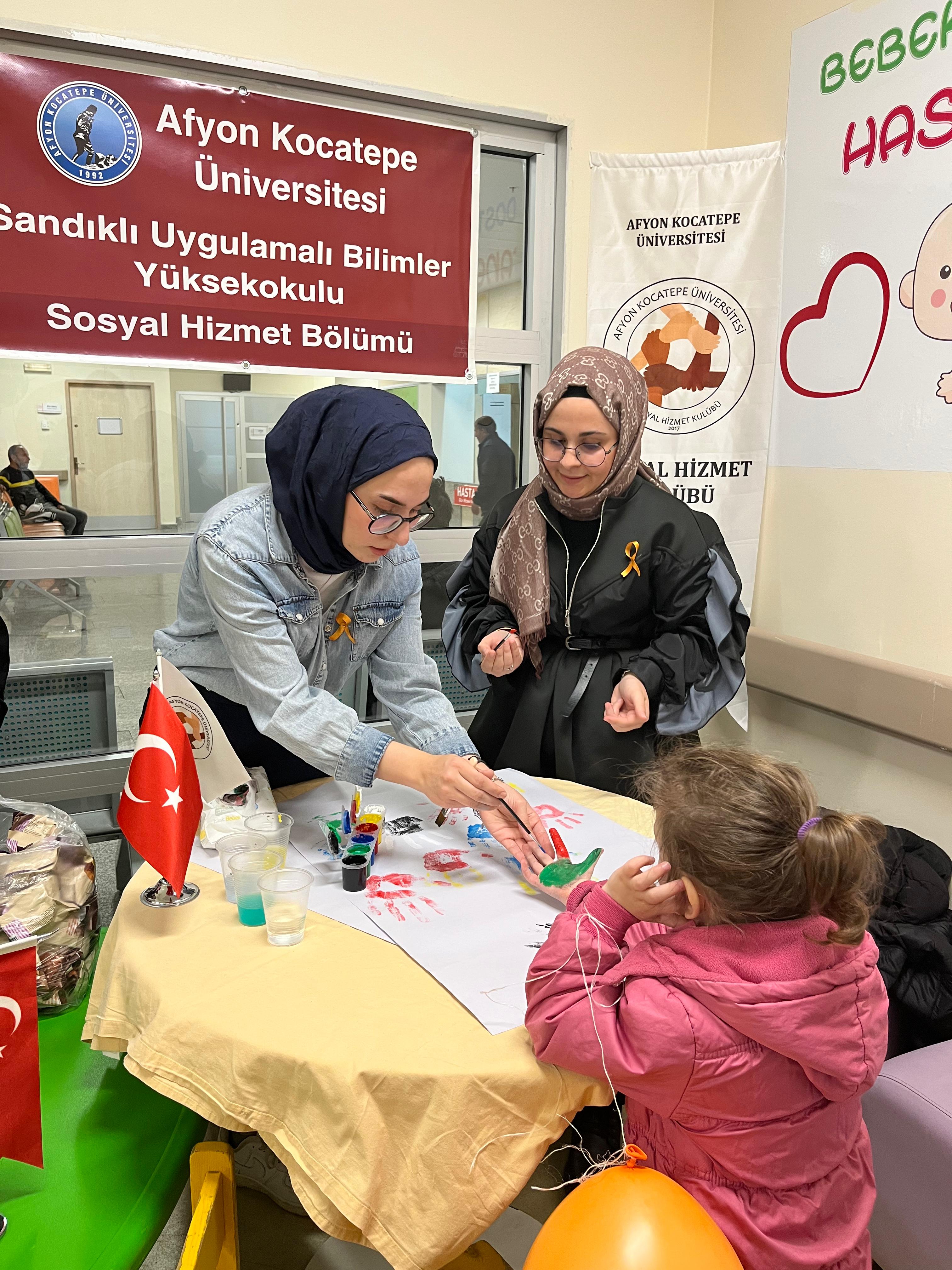 AKÜ’den Lösemiye Dikkat Çekmek İçin Renkli Etkinlik