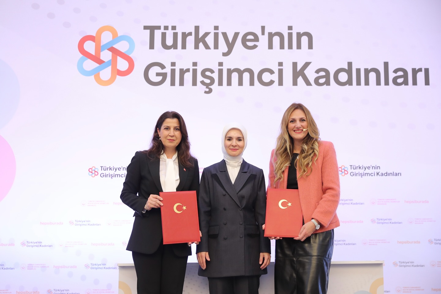 Bakanlık ve Özel Sektör İş Birliğiyle  Kadın Girişimcilik Güçleniyor
