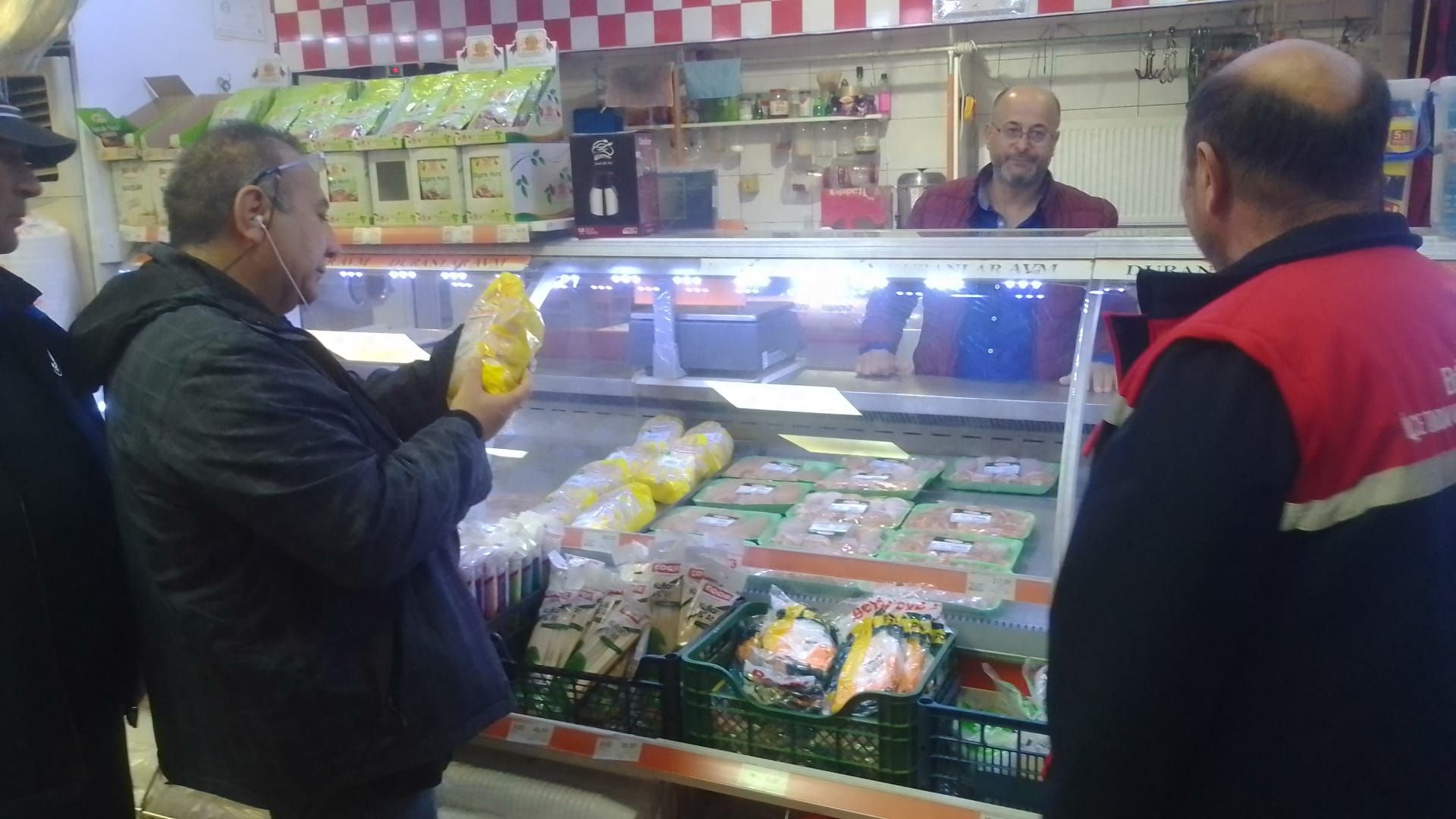 Emirdağ Belediyesi Market ve Kasaplarda Kapsamlı Denetim Gerçekleştirdi