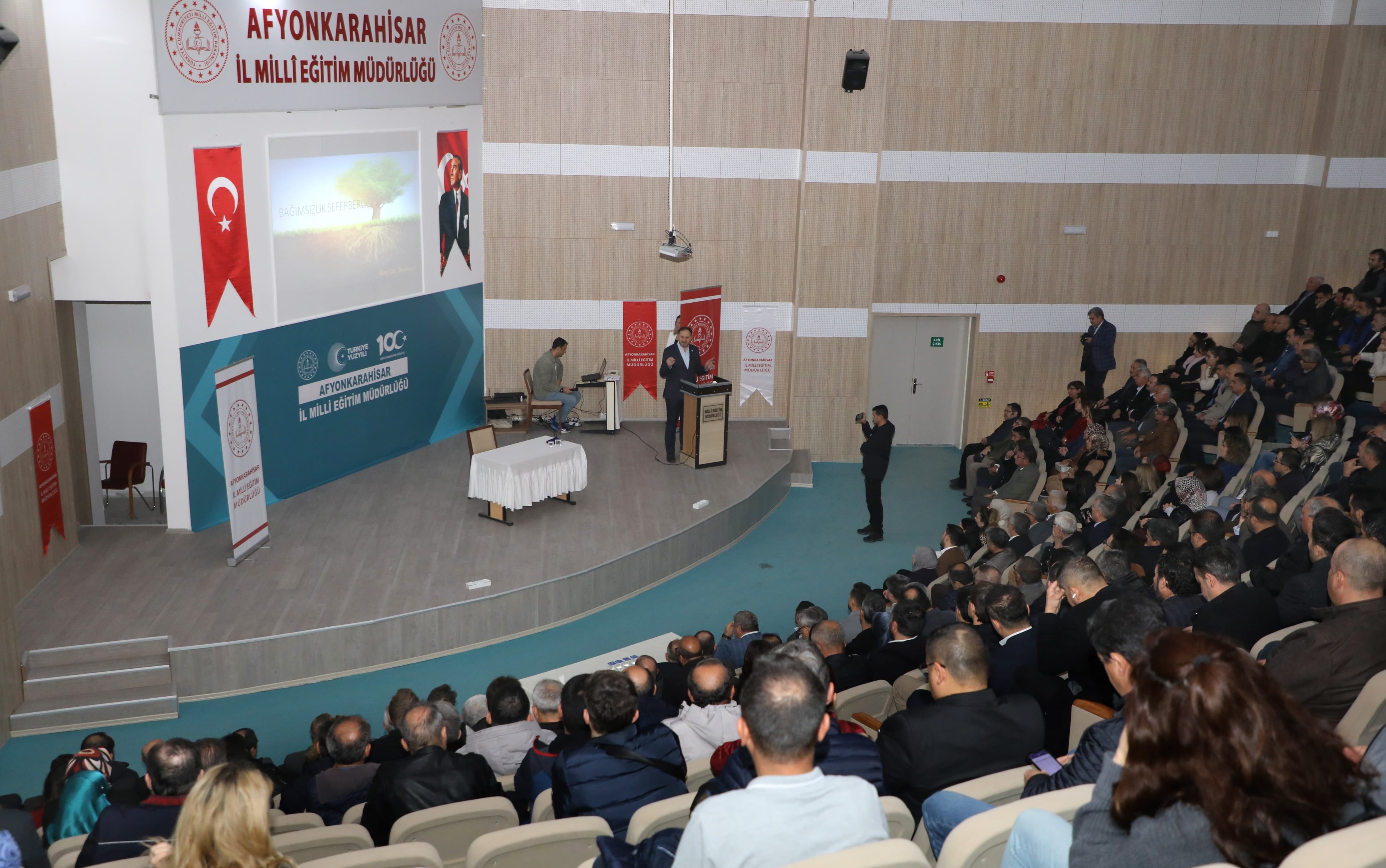 Yeşilay Genel Başkanı Dinç, Afyonkarahisar'da Eğitimcilerle Buluştu